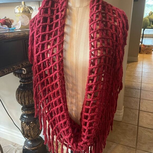 RED Infinity Scarf! - Picture 3 of 7